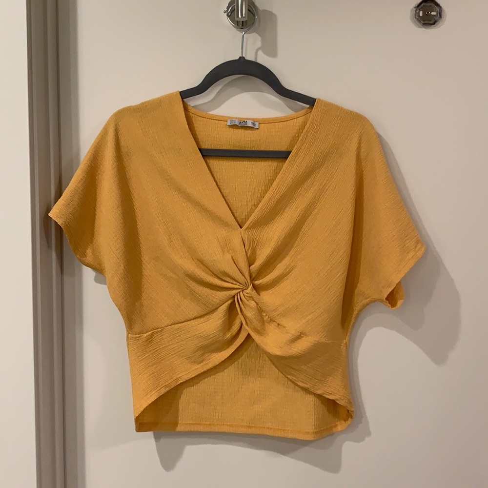 Zara V Neck Twist Front Short Sleeve Top - Picture 3 of 7